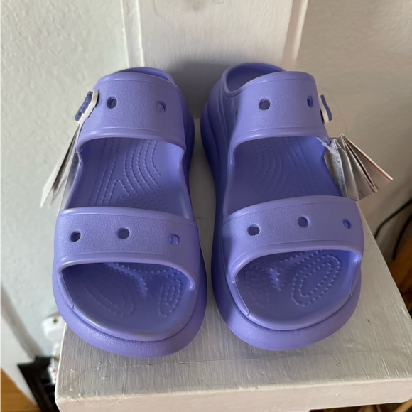 Croc Crush platform sandals, new with tags - Picture 2 of 3